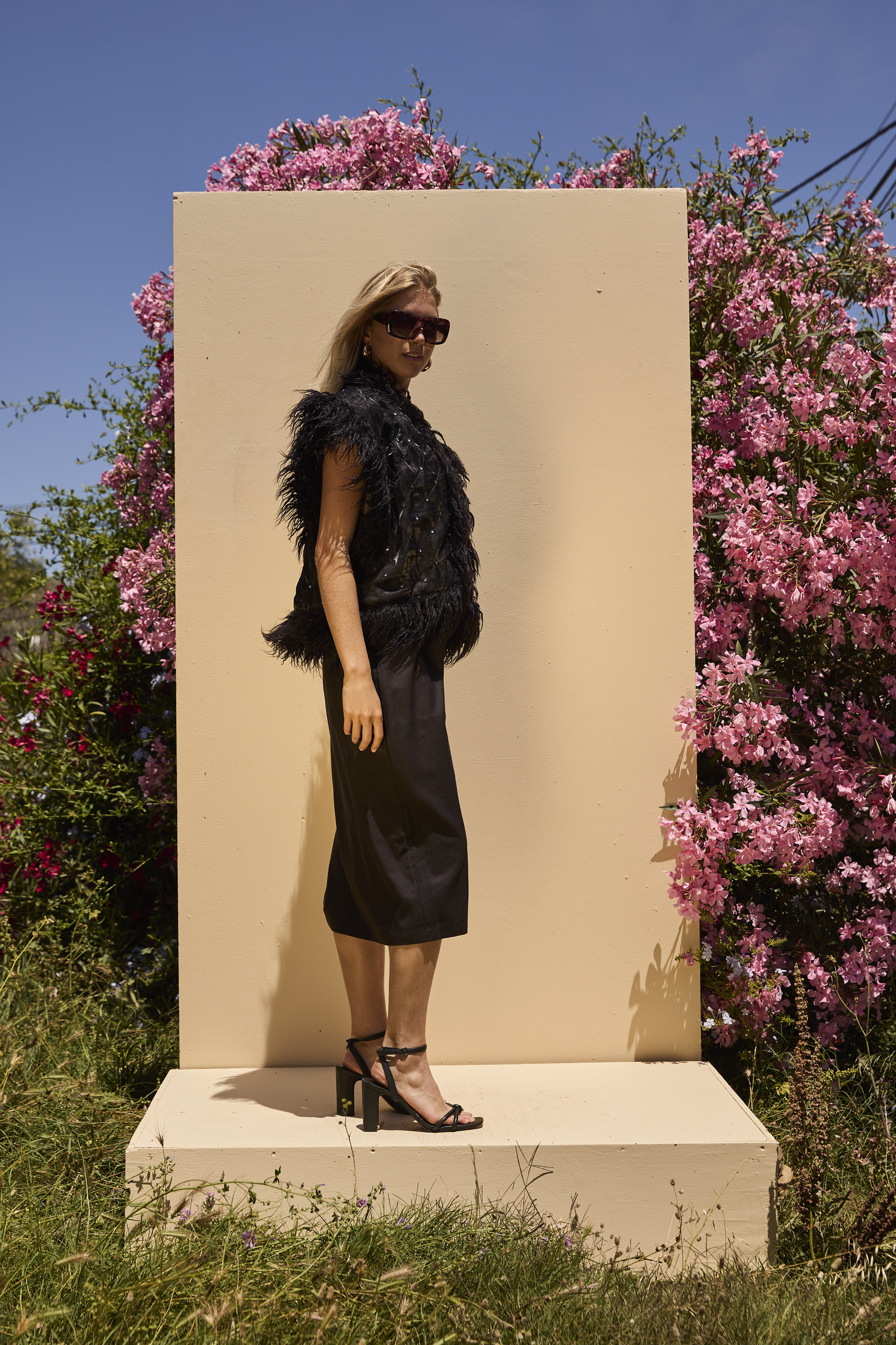 ALINA no2 Embroidered waistcoat - Image 4