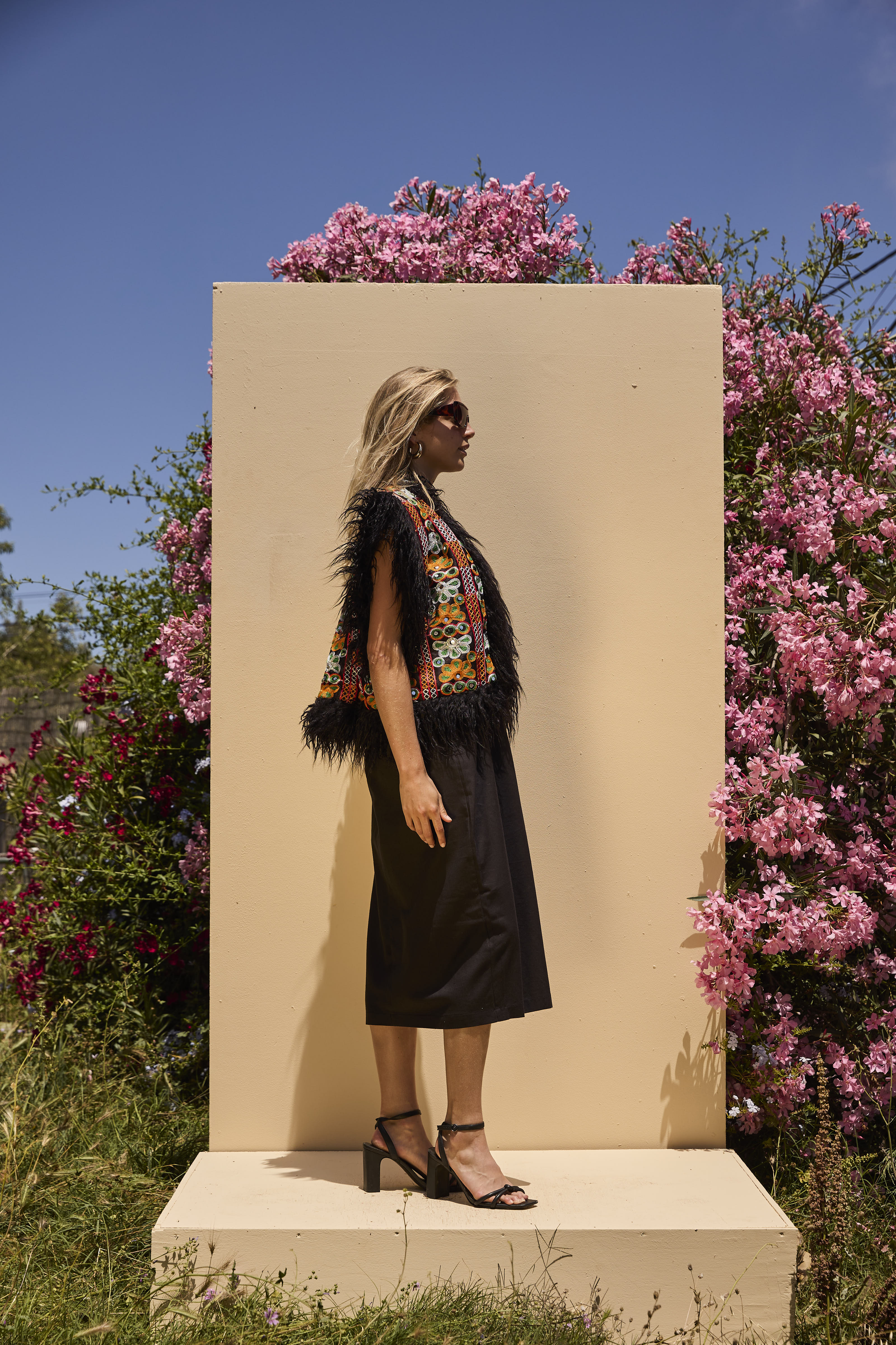 ALINA no3 Embroidered waistcoat - Image 5