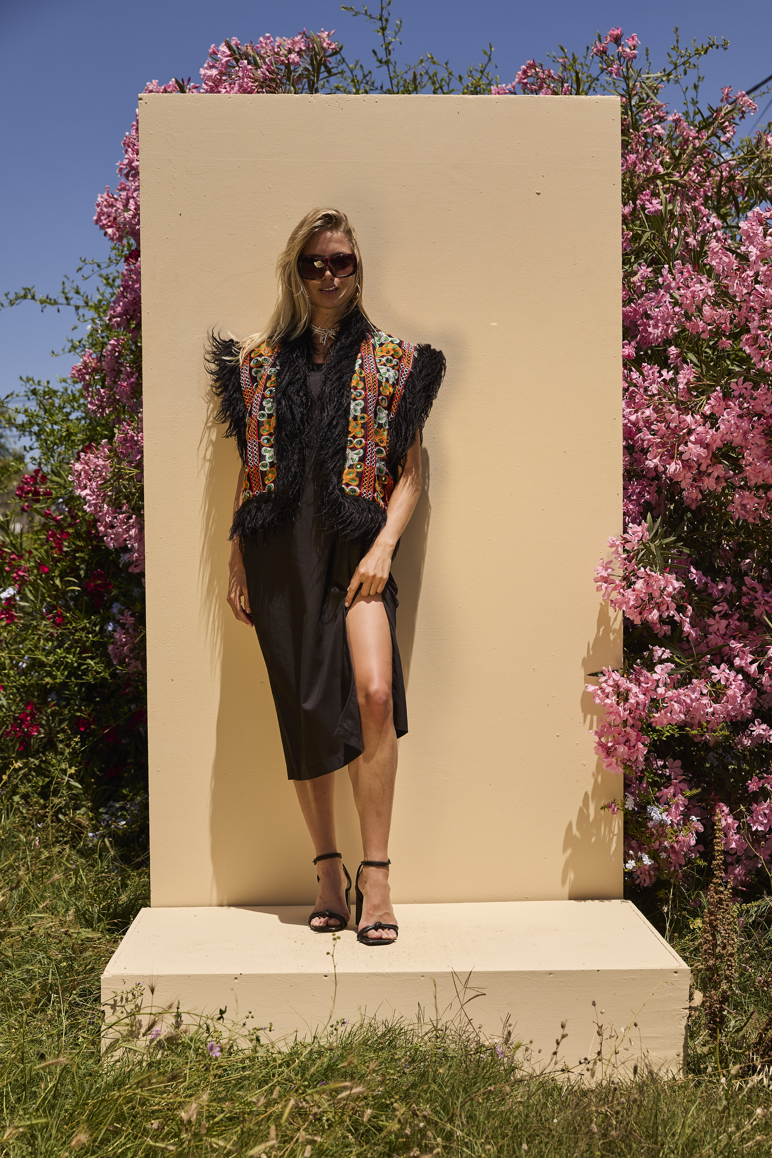 ALINA no3 Embroidered waistcoat - Image 6