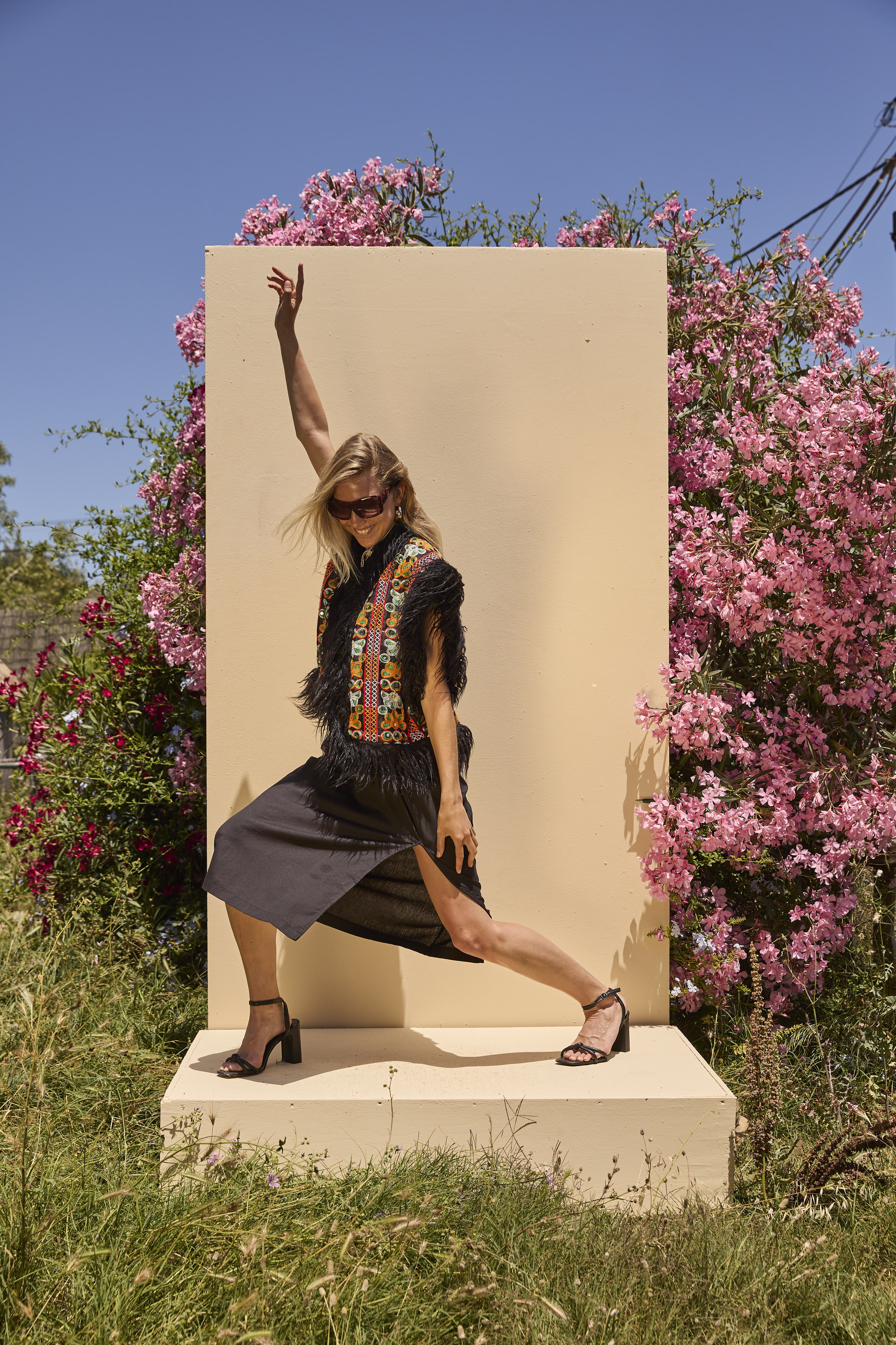 ALINA no3 Embroidered waistcoat - Image 8